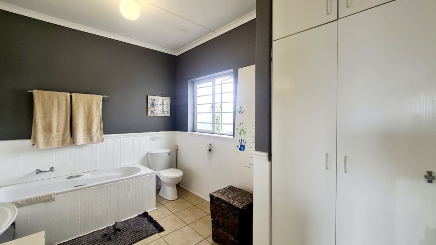 5 Bedroom Property for Sale in Merryhill Eastern Cape
